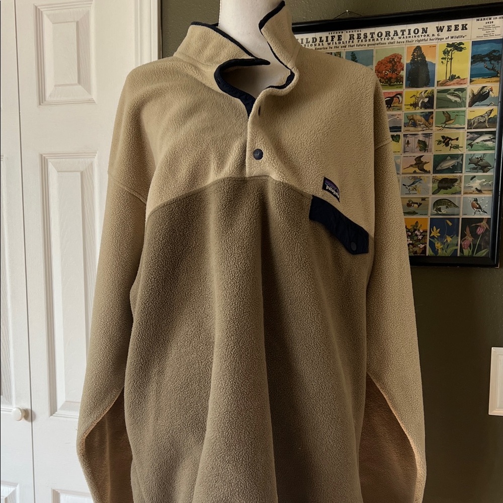 Patagonia Beige Synchilla Color Block Fleece Pullover with Dark Blue Trim